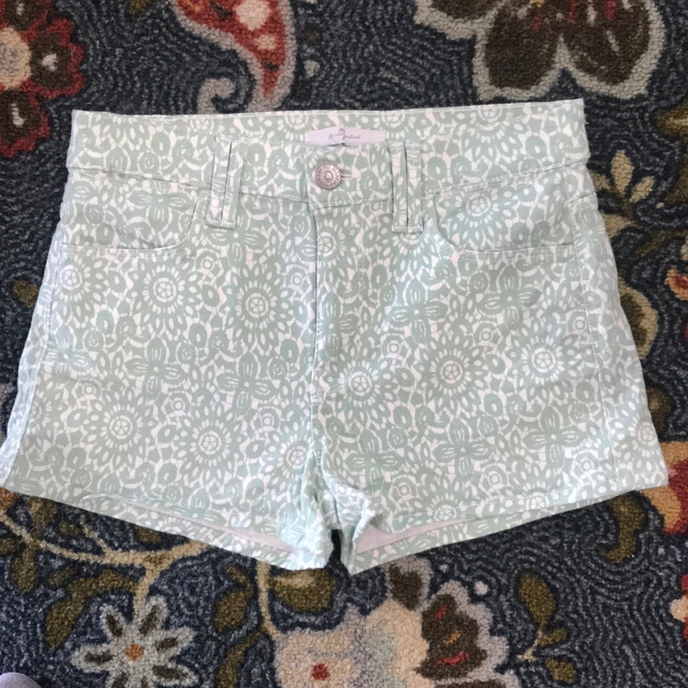 For all mankind sevens shorts!
